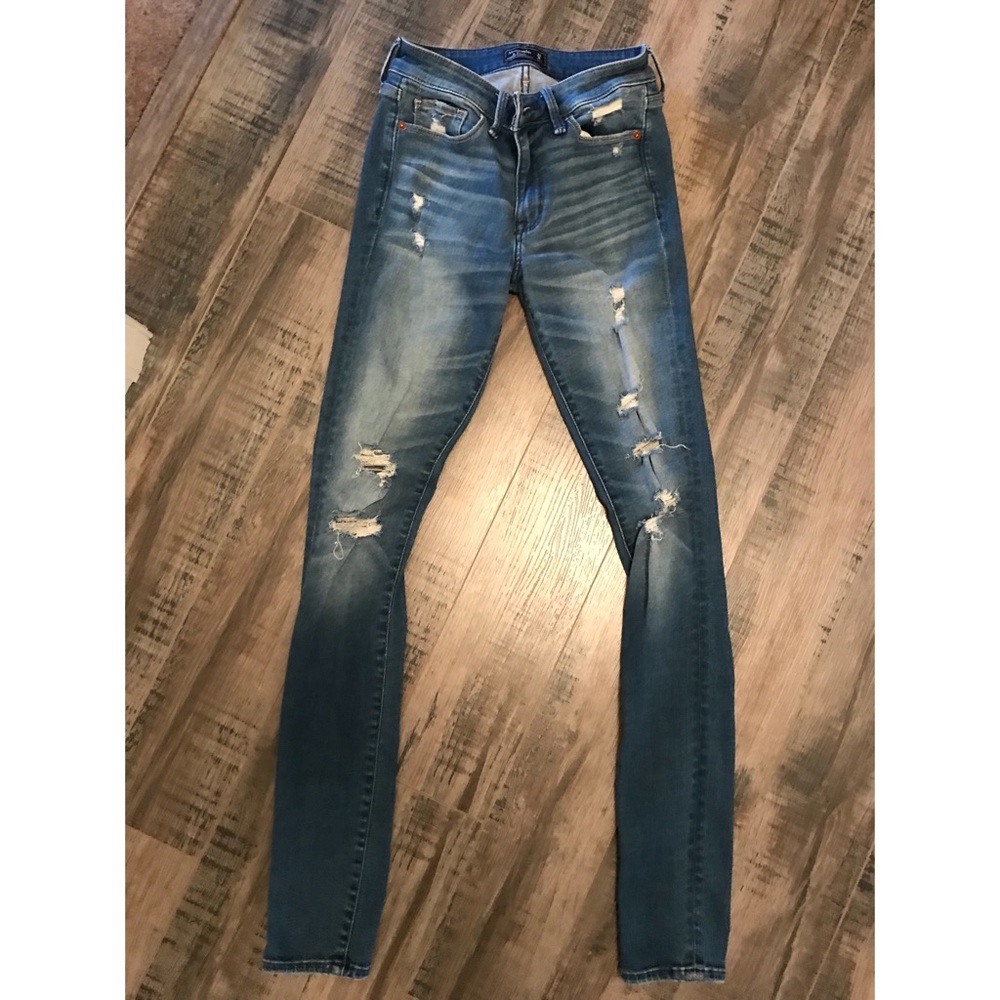 Brand new A&F jeans only worn once!!!